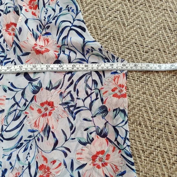 CABI Multicolor Floral Print Sleeveless V-Neck Blouse Women's Size Medium - Picture 8 of 11